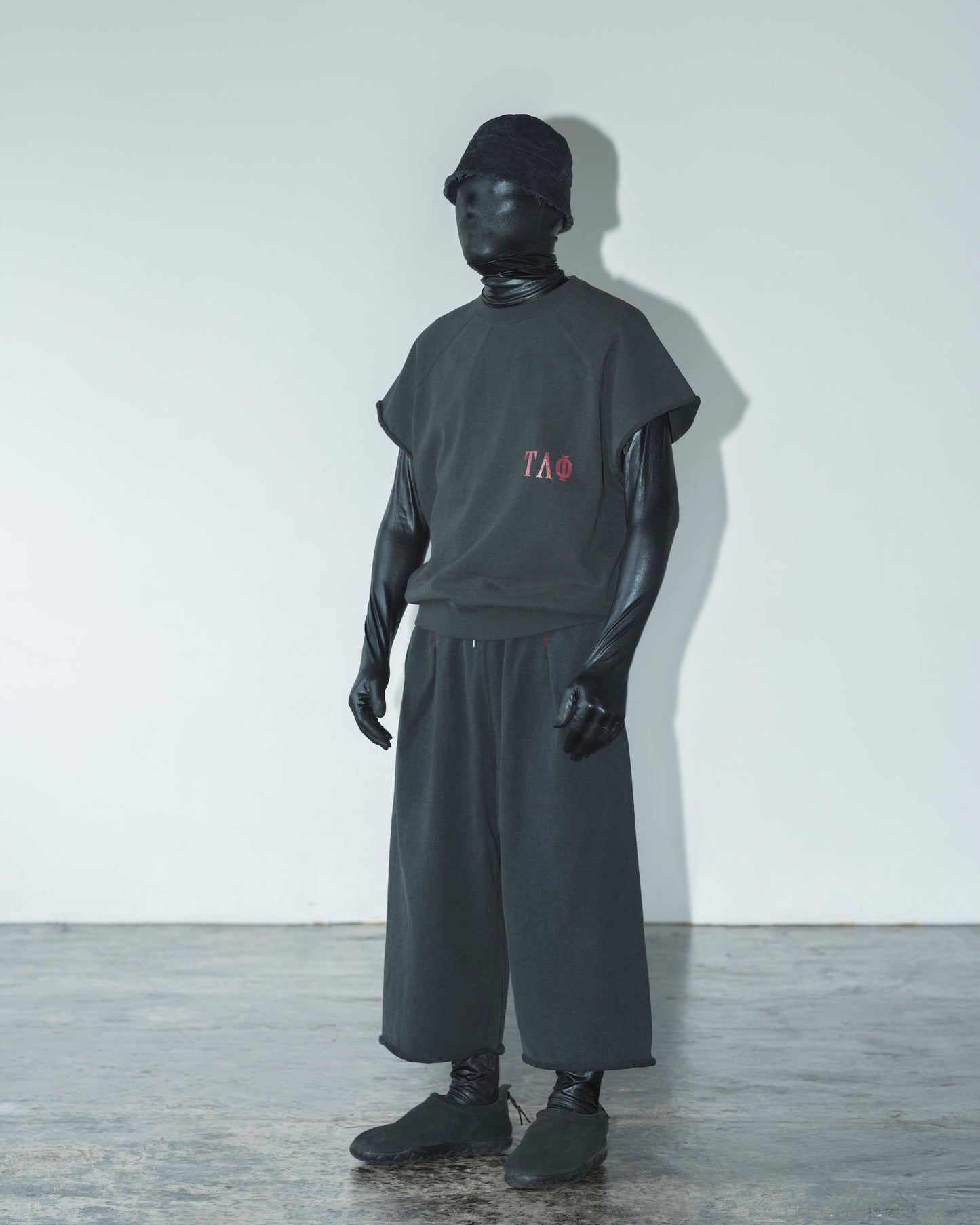 FADED CUTOFF RAGLAN SWEAT